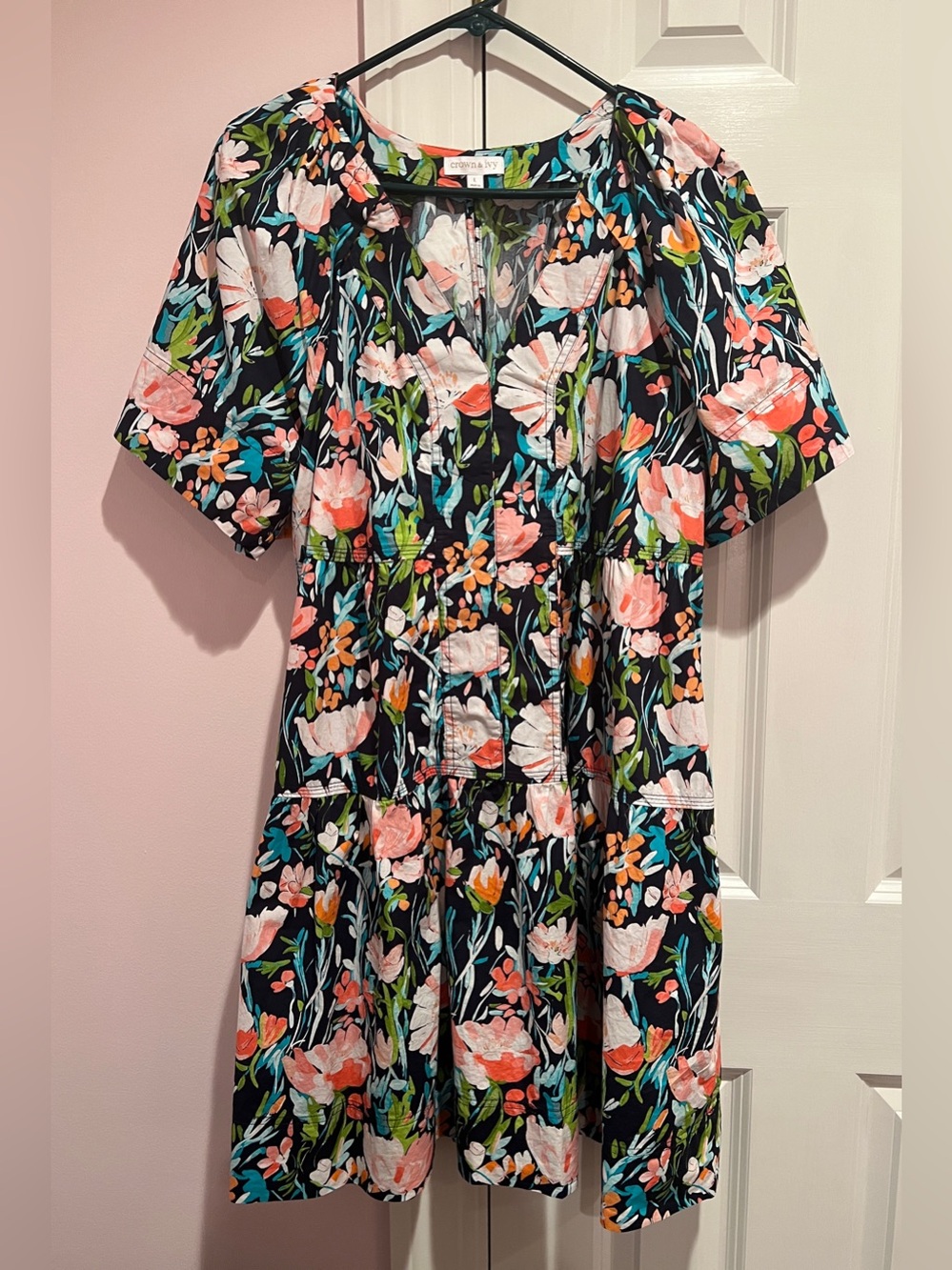 NWOT L Large Crown & Ivy floral cotton poplin dress